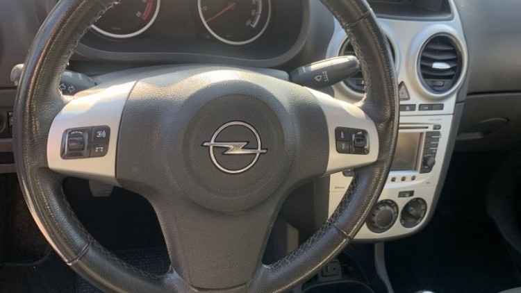 Opel Corsa 1.2 Go FlexFuel