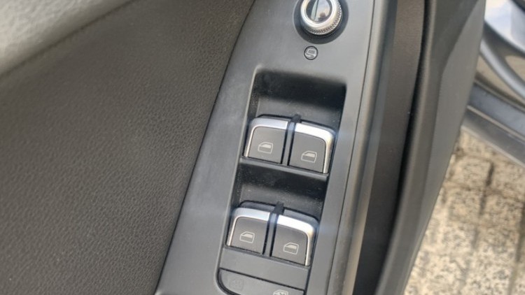 Audi A4 Avant 2.0 TDi S-Line