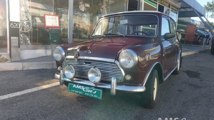 Austin Mini Super De Luxe Saloon