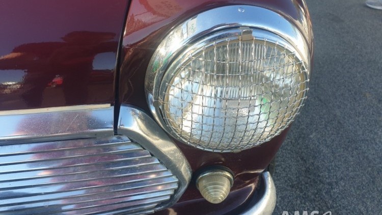 Austin Mini Super De Luxe Saloon