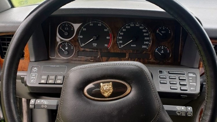 Jaguar XJ40 Sovereign 3.6 V8