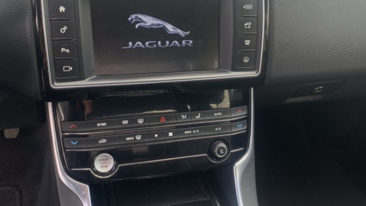 Jaguar Xe 2.0 D Prestige Aut.