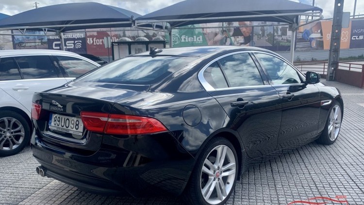 Jaguar Xe 2.0 D Prestige Aut.