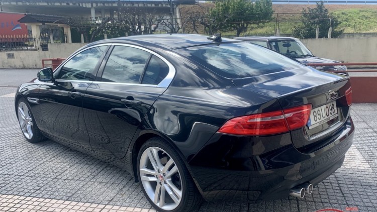 Jaguar Xe 2.0 D Prestige Aut.