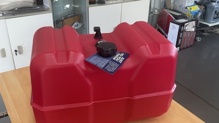 Deposito de Combustivel 45Lt ATTWOOD