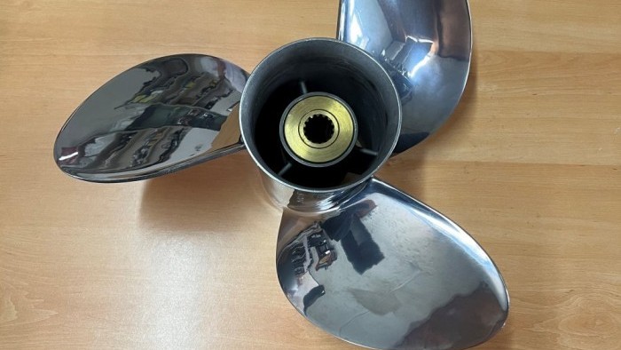 H&eacute;lice Suzuki 58200-93J30 Stainless Steel PROPELLER