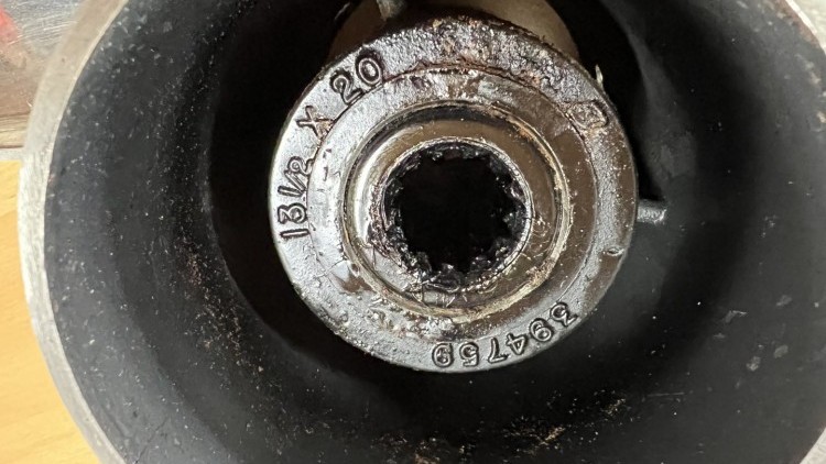 H&eacute;lice Johnson Evinrude V4 Prop 13.5 X 20 Stainless Steel Propeller 394759