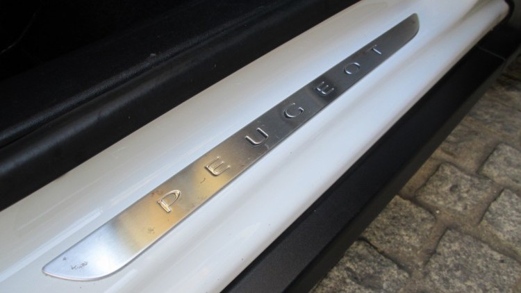 Peugeot 2008 1.6 BlueHDI " GT LINE "