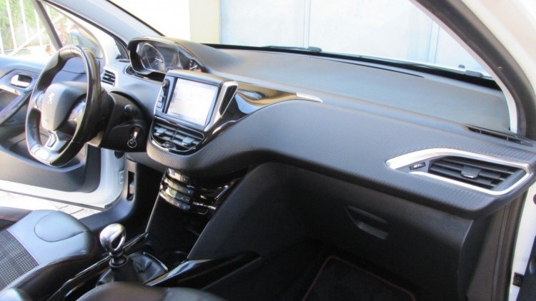 Peugeot 2008 1.6 BlueHDI " GT LINE "