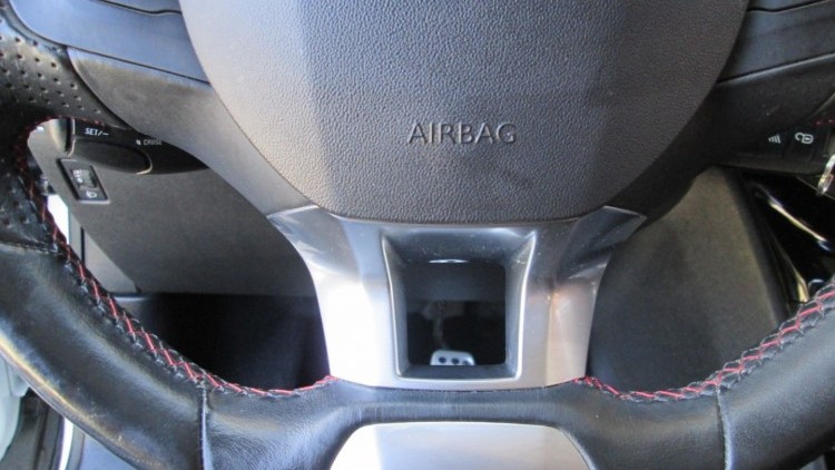 Peugeot 2008 1.6 BlueHDI " GT LINE "