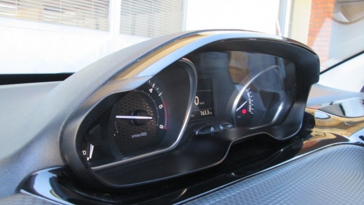 Peugeot 2008 1.6 BlueHDI " GT LINE "