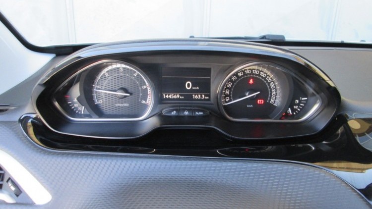 Peugeot 2008 1.6 BlueHDI " GT LINE "