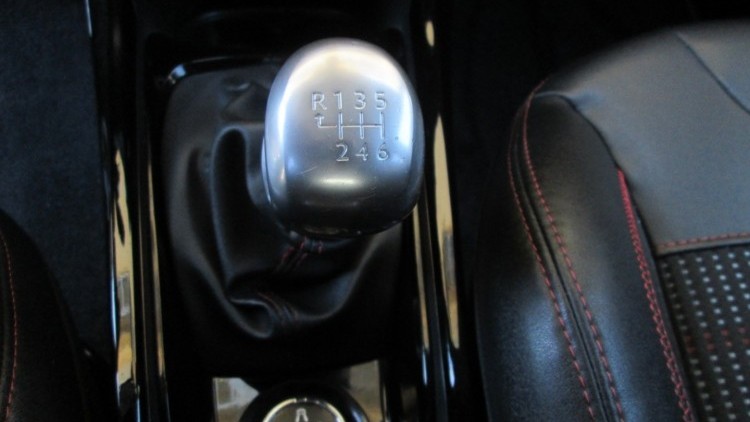 Peugeot 2008 1.6 BlueHDI " GT LINE "