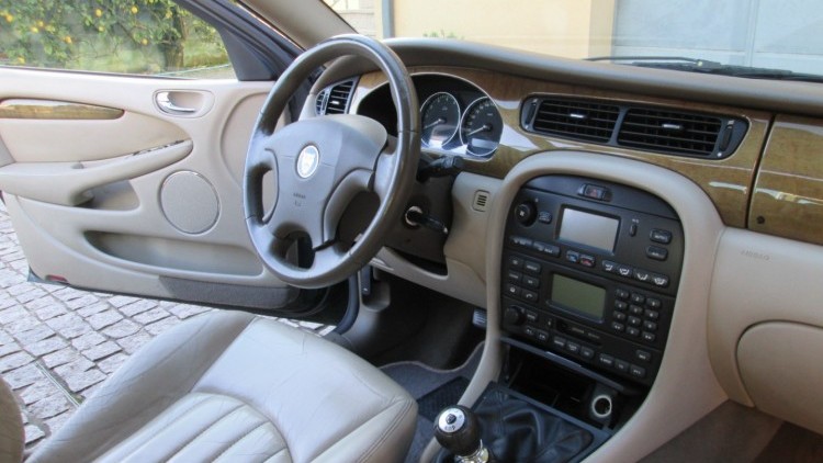 Jaguar X-Type 2.0 V6