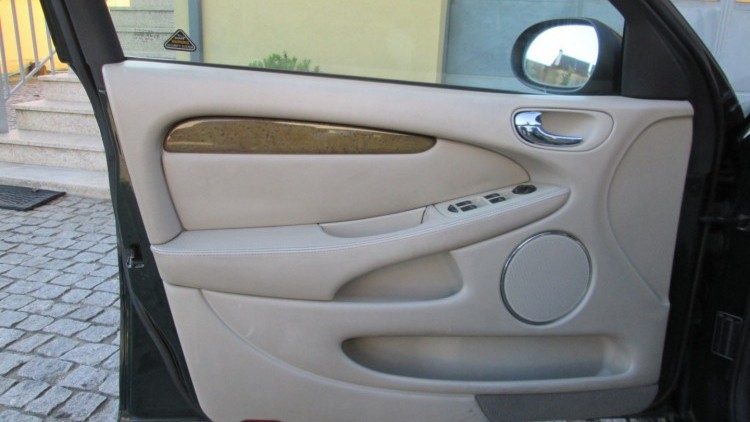 Jaguar X-Type 2.0 V6