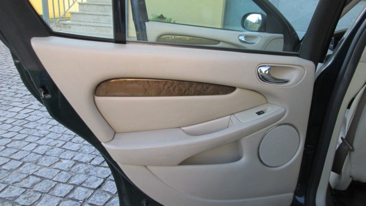 Jaguar X-Type 2.0 V6