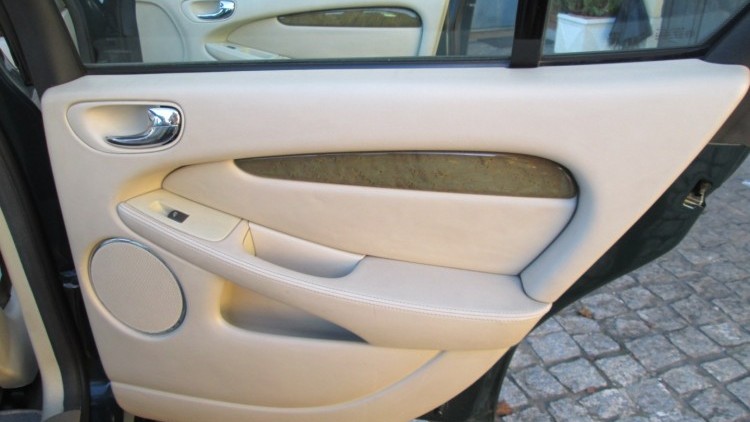 Jaguar X-Type 2.0 V6