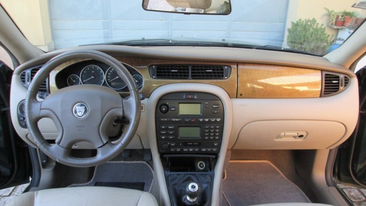 Jaguar X-Type 2.0 V6
