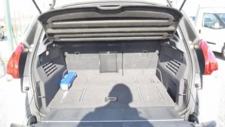 Peugeot 3008 2.0 HDI/H&Iacute;BRIDO