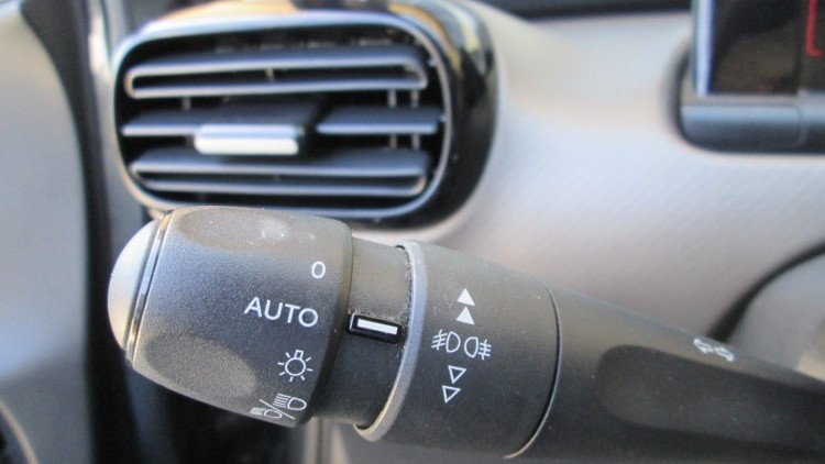 Citro&euml;n C4 Cactus 1.6 BlueHdi FEEL