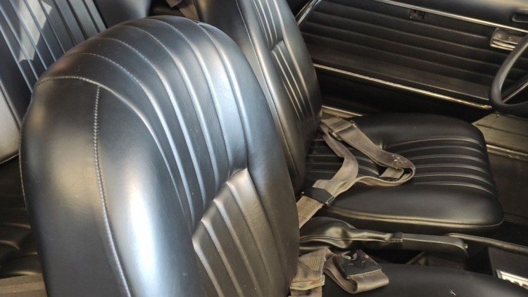 Peugeot 504 coupe 2.0