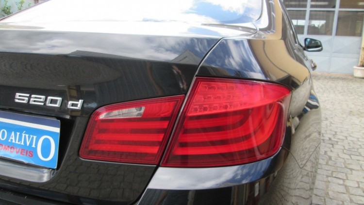 BMW S&eacute;rie 5 - 520 D LUXURY Auto