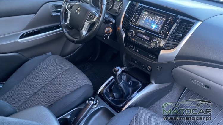 Mitsubishi L200 2.4 DI-D Club Intense Sport Strakar 4WD