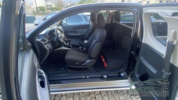 Mitsubishi L200 2.4 DI-D Club Intense Sport Strakar 4WD