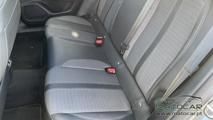 Peugeot 2008 1.5 BlueHDi Allure Pack