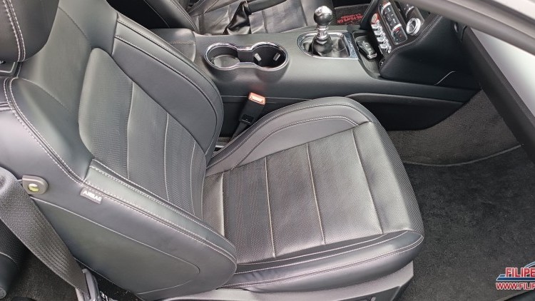 Ford Mustang 2.3 TURBO ECO BOOST