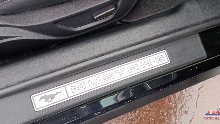 Ford Mustang 2.3 TURBO ECO BOOST