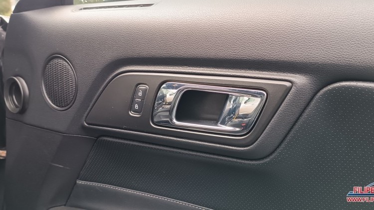 Ford Mustang 2.3 TURBO ECO BOOST