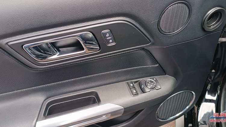 Ford Mustang 2.3 TURBO ECO BOOST