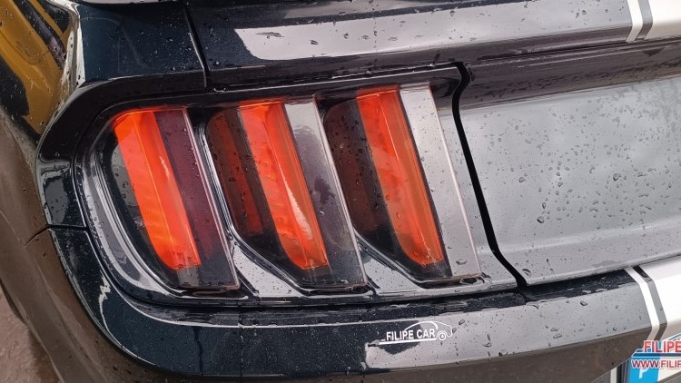 Ford Mustang 2.3 TURBO ECO BOOST