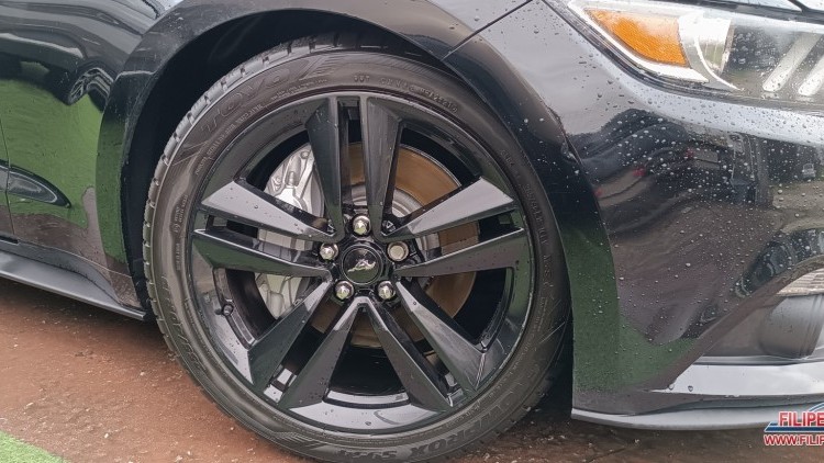 Ford Mustang 2.3 TURBO ECO BOOST