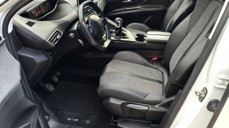 Peugeot 3008 1.5 BlueHDi Allure