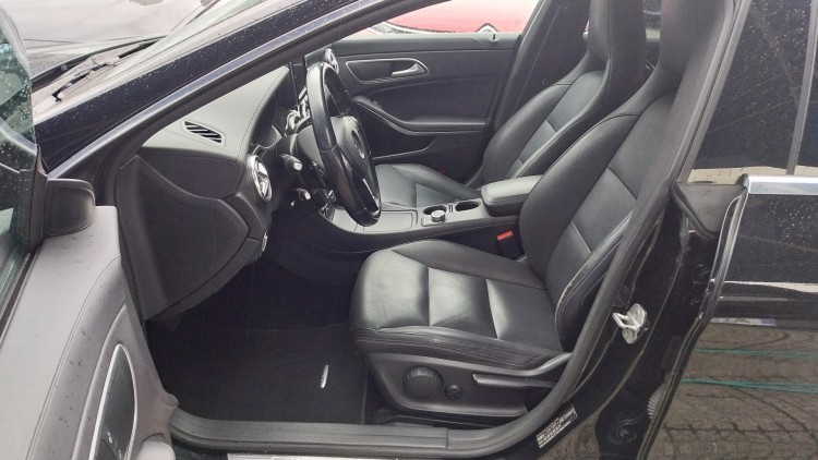 Mercedes-Benz Classe CLA 220 AMG Line Autom&aacute;tico