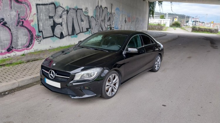 Mercedes-Benz Classe CLA 220 AMG Line Autom&aacute;tico