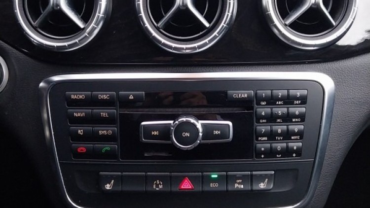 Mercedes-Benz Classe CLA 220 AMG Line Autom&aacute;tico