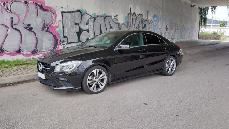 Mercedes-Benz Classe CLA 220 AMG Line Autom&aacute;tico