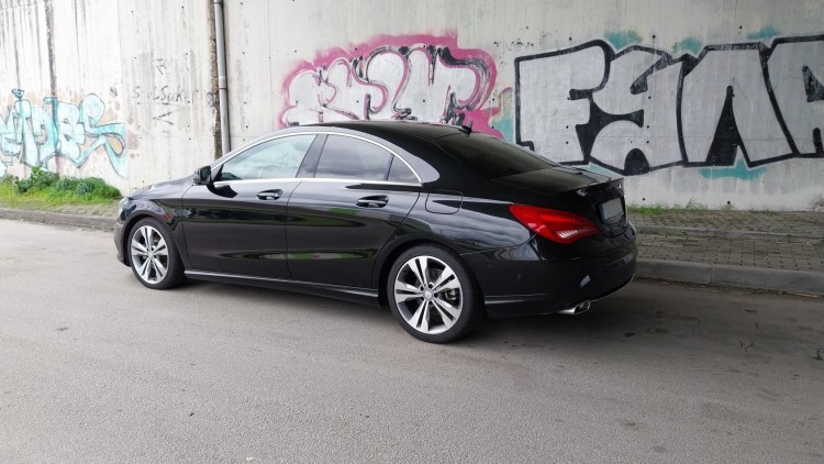 Mercedes-Benz Classe CLA 220 AMG Line Autom&aacute;tico