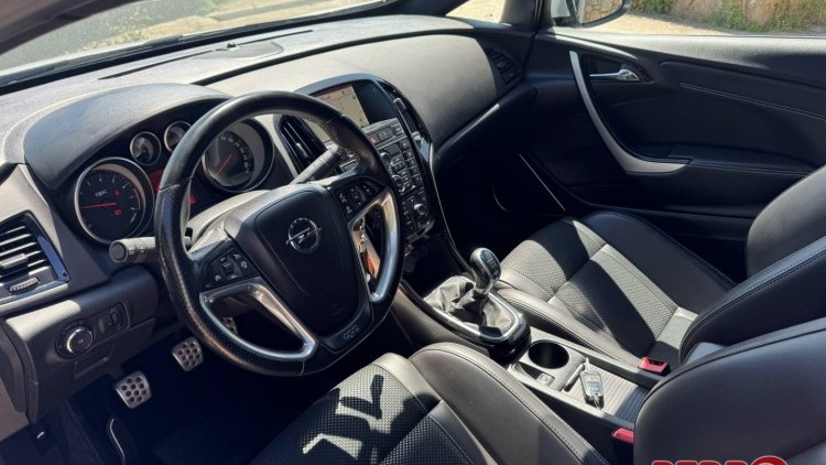 Opel Astra GTC OPC