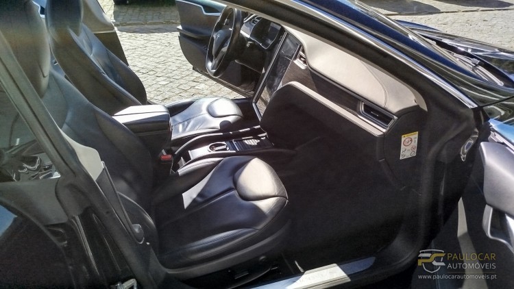 Tesla Model S 85