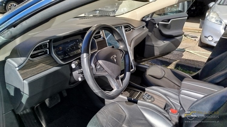 Tesla Model S 85