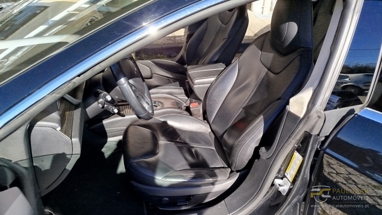 Tesla Model S 85