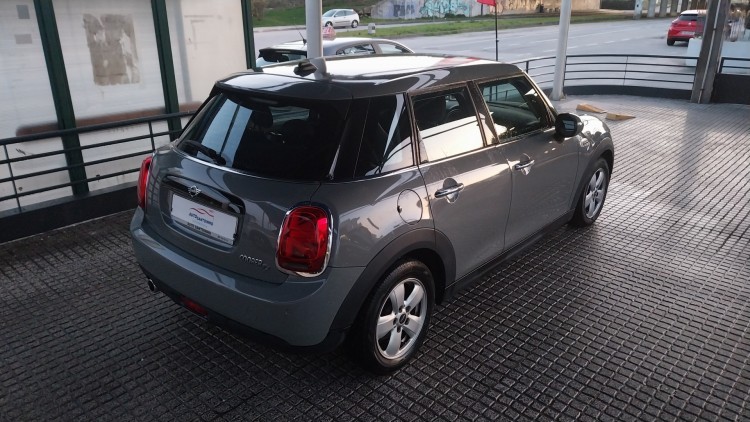 Mini Cooper D Caixa Autom&aacute;tica