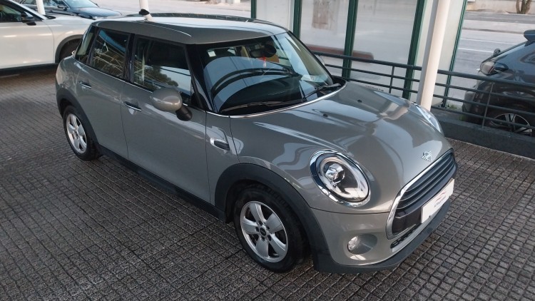 Mini Cooper D Caixa Autom&aacute;tica