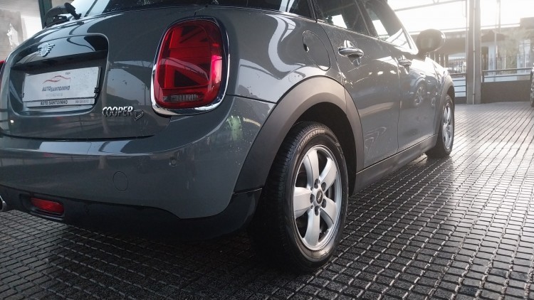 Mini Cooper D Caixa Autom&aacute;tica
