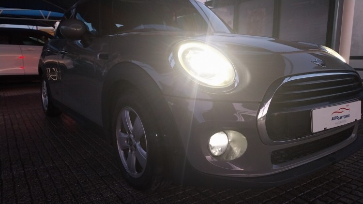 Mini Cooper D Caixa Autom&aacute;tica