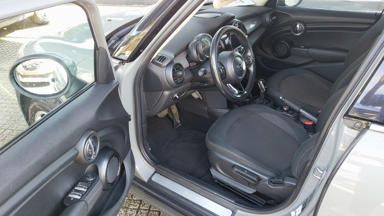 Mini Cooper D Caixa Autom&aacute;tica